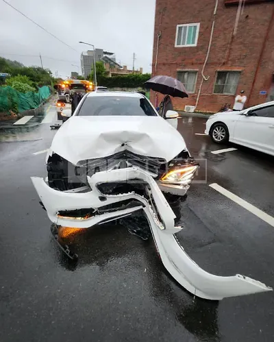 Photo 1 of 10: 2017 Mercedes-Benz E220d — Korean insurance auction