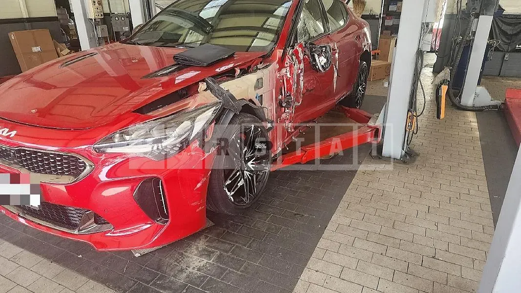 Photo 2 of 15: 2022 Kia Stinger 3.3 AWD — Korean insurance auction