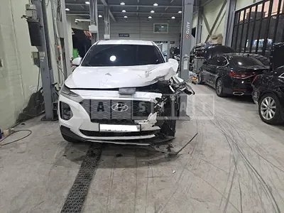 Photo 1 of 42: 2018 Hyundai Santa Fe, VIN KMHS281ABKU063875 — Korean insurance auction