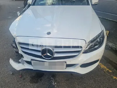 Photo 1 of 9: 2018 Mercedes-Benz C200 — Korean insurance auction