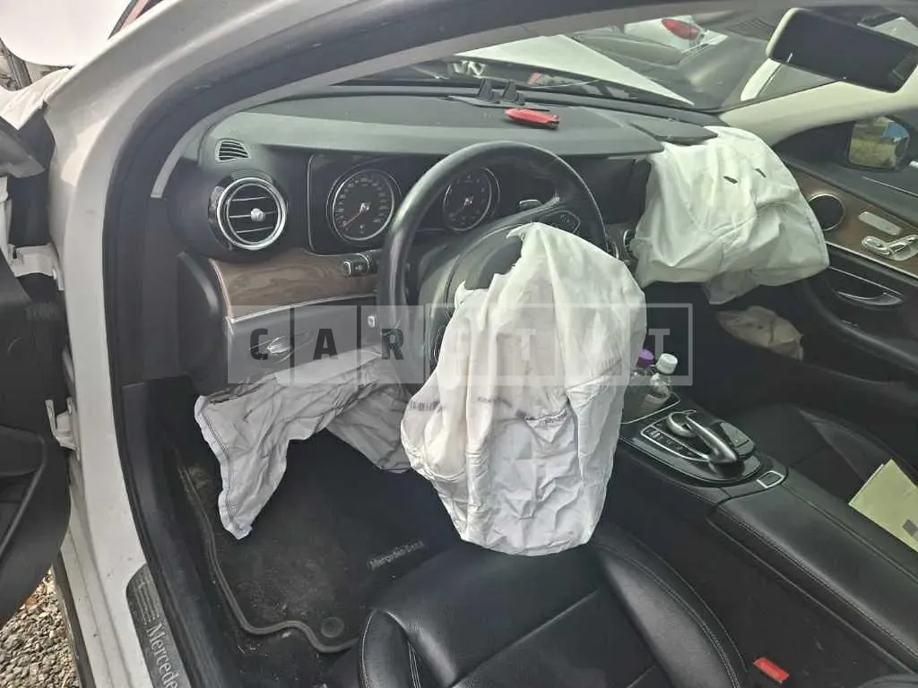 Photo 2 of 5: 2017 Mercedes-Benz E300 4Matic — Korean insurance auction