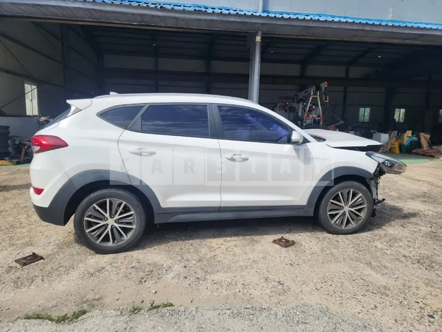 Photo 2 of 9: 2015 Hyundai Tucson 2.0 — Korean insurance auction