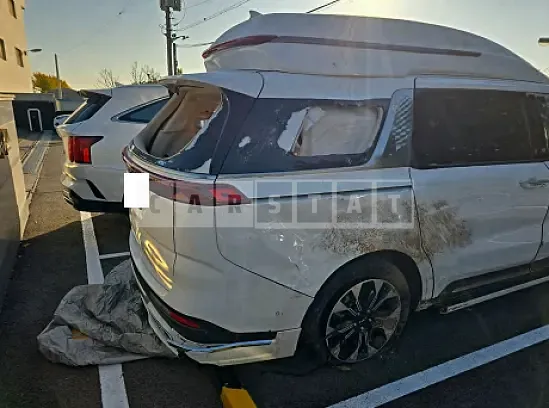 Photo 2 of 32: 2023 Kia Carnival, VIN KNANE813BPS274728 — Korean insurance auction