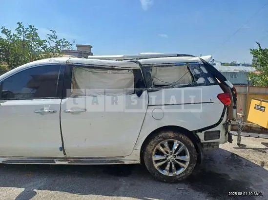 Photo 2 of 11: 2018 Kia Carnival Limousine — Korean insurance auction