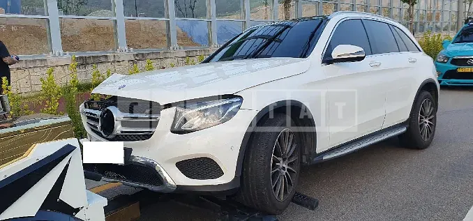 Photo 2 of 15: 2017 Mercedes-Benz GLC220d 4Matic, VIN WDC0G0FB7HF188930 — Korean insurance auction