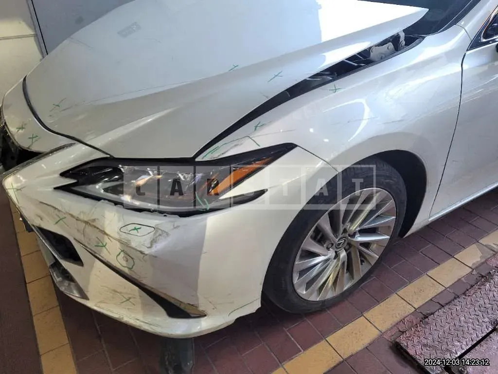 Photo 2 of 46: 2021 Lexus ES300h — Korean insurance auction