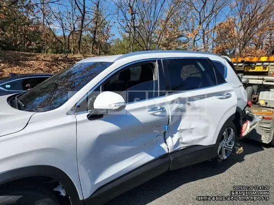 Photo 2 of 12: 2021 Hyundai Santa Fe — Korean insurance auction