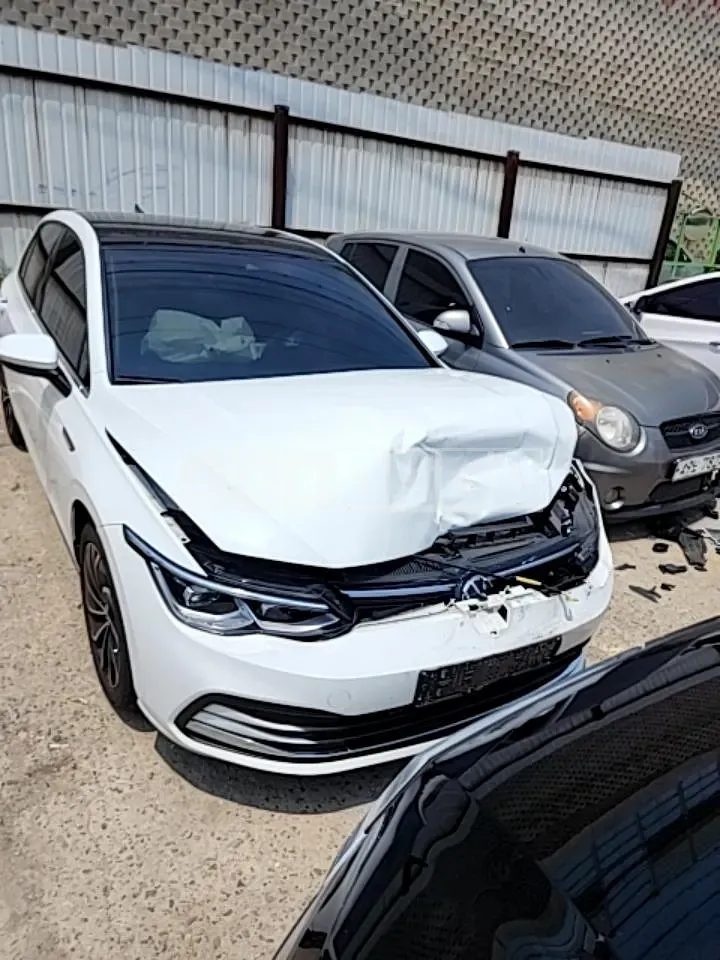 Photo 2 of 29: 2022 Volkswagen Golf 2.0 TDI, VIN WVWZZZCDZNW120031 — Korean insurance auction