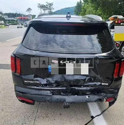Photo 1 of 12: 2023 Kia Sorento Hybrid — Korean insurance auction