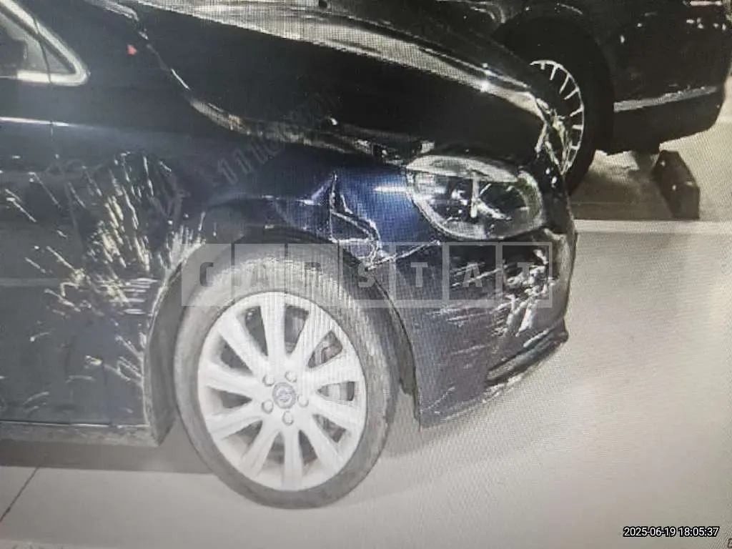 Photo 2 of 3: 2015 Volvo V40D3 — Korean insurance auction