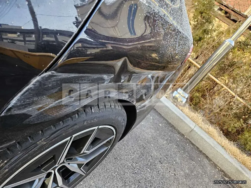 Photo 2 of 42: 2024 BMW 520i — Korean insurance auction