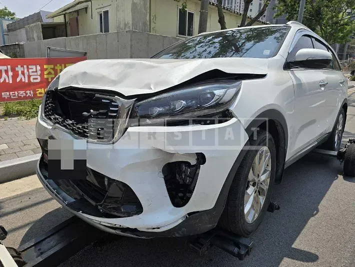 Photo 2 of 6: 2018 Kia Sorento 4WD — Korean insurance auction