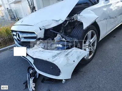 Photo 1 of 40: 2018 Mercedes-Benz E220d 4Matic — Korean insurance auction
