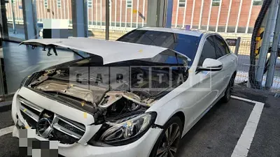 Photo 1 of 21: 2018 Mercedes-Benz C200, VIN WDDWF4CB9JF704862 — Korean insurance auction
