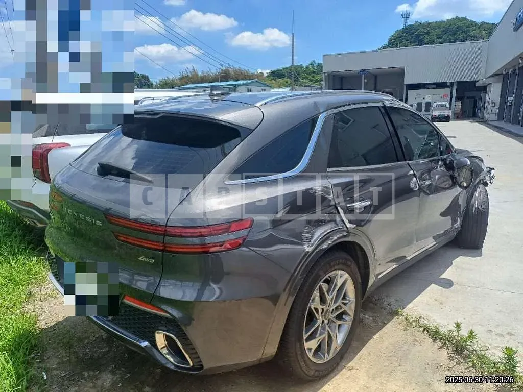 Photo 2 of 10: 2021 Genesis GV70 AWD — Korean insurance auction