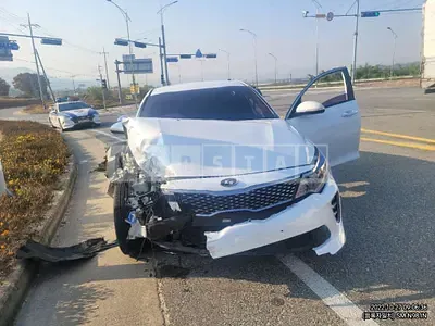Photo 1 of 8: 2016 Kia K5, VIN KNAGU411BGA012349 — Korean insurance auction