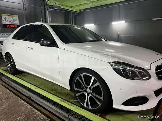 Photo 2 of 24: 2016 Mercedes-Benz E220 BlueTec, VIN WDDHF0AB5GB295490 — Korean insurance auction