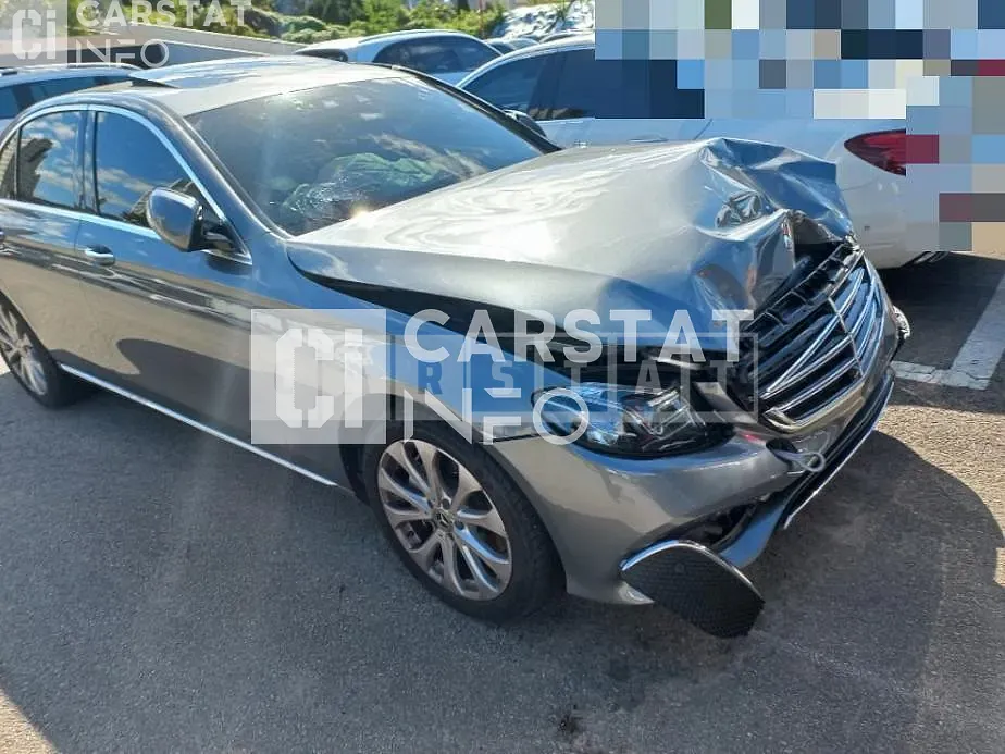 Photo 2 of 12: 2018 Mercedes-Benz E300, VIN WDDZF4JB2JA403475 — Korean insurance auction