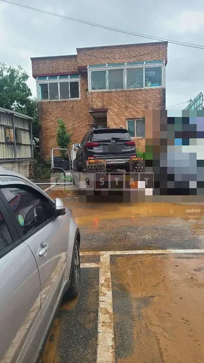Photo 1 of 24: 2018 Hyundai Santa Fe TM 4WD — Korean insurance auction