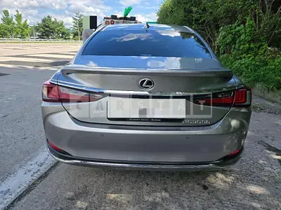 Photo 1 of 19: 2022 Lexus ES300h — Korean insurance auction