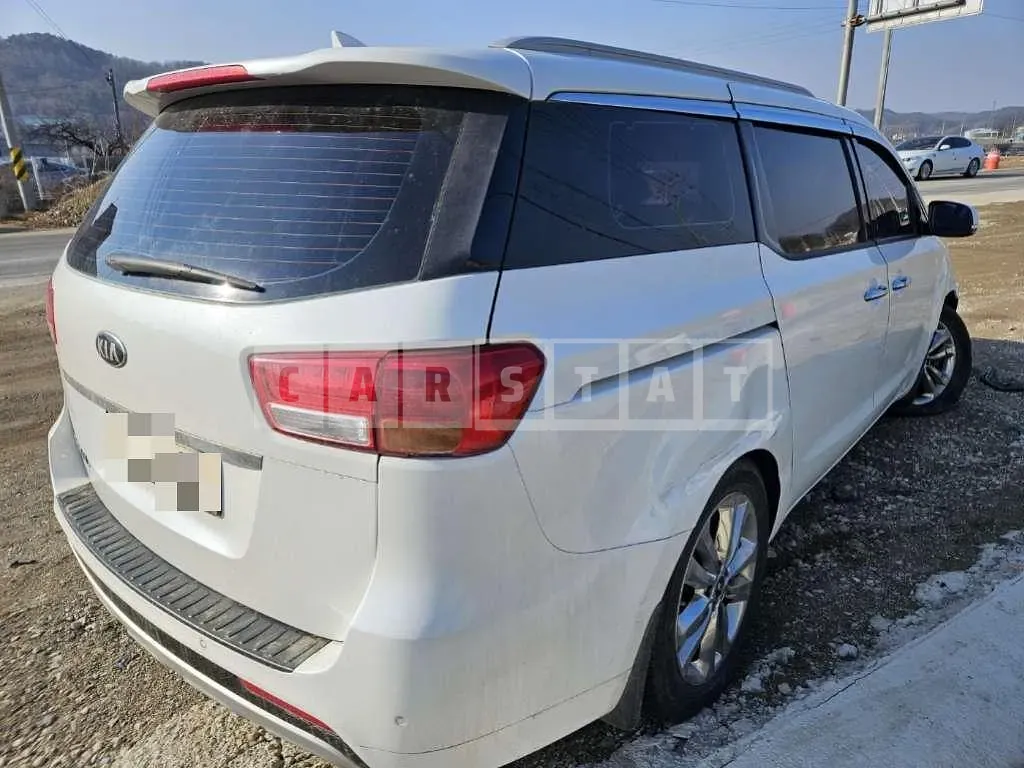 Photo 2 of 7: 2014 Kia Carnival — Korean insurance auction
