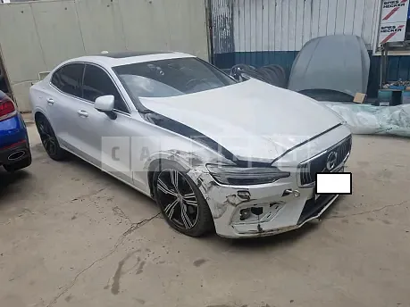 Photo 2 of 15: 2020 Volvo S60 T5, VIN 7JRZS102DLG030924 — Korean insurance auction