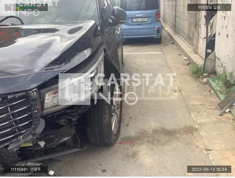 Photo 2 of 18: 2018 Kia Carnival Limousine, VIN KNAME81ABKS468299 — Korean insurance auction