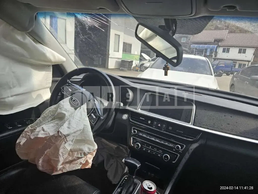 Photo 2 of 9: 2019 Kia K5 2.0, VIN KNAGT411BKA277777 — Korean insurance auction