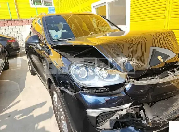 Photo 2 of 42: 2016 Porsche Cayenne Diesel, VIN WP1AF2928GKA47129 — Korean insurance auction
