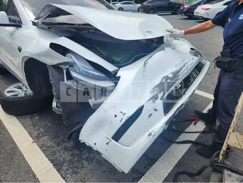 Photo 2 of 20: 2021 Tesla Model Y LongRange, VIN 5YJYGDEE3MF227183 — Korean insurance auction