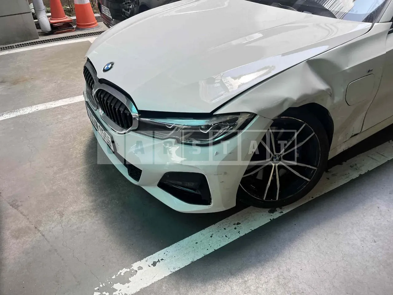 Photo 2 of 33: 2021 BMW 330e, VIN WBA5P7103MFL12628 — Korean insurance auction