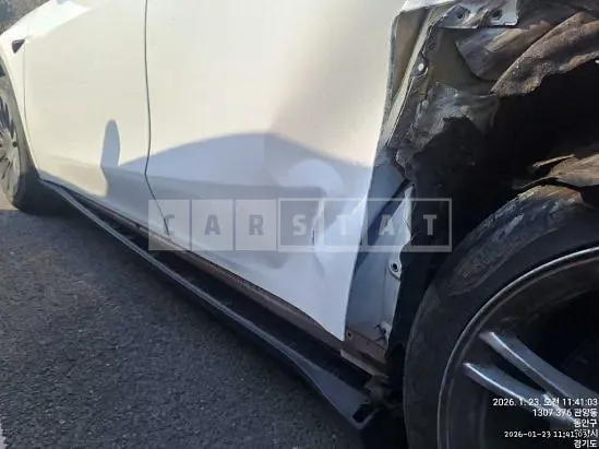 Photo 2 of 26: 2024 Tesla Model Y RWD, VIN LRWYGCFS0RC426563 — Korean insurance auction