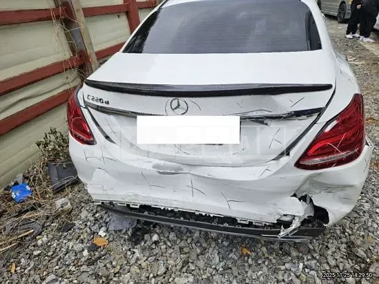 Photo 2 of 14: 2017 Mercedes-Benz C 220d — Korean insurance auction