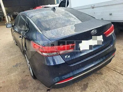 Photo 1 of 17: 2018 Kia K5 — Korean insurance auction