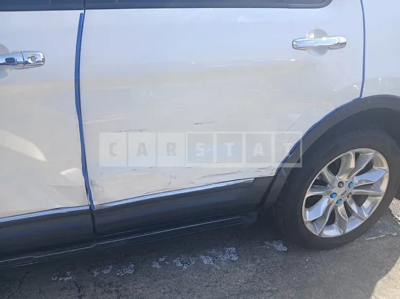 Photo 2 of 9: 2015 Ford Explorer — Korean insurance auction