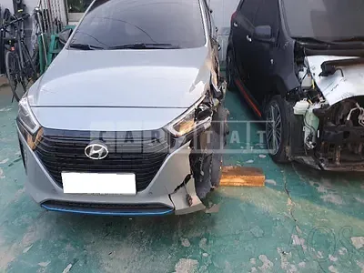 Photo 1 of 25: 2017 Hyundai Ionic (Hybrid), VIN KMHC851CGJU042368 — Korean insurance auction