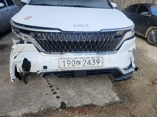 Photo 2 of 38: 2022 Kia Carnival, VIN KNANB81BBNS148091 — Korean insurance auction