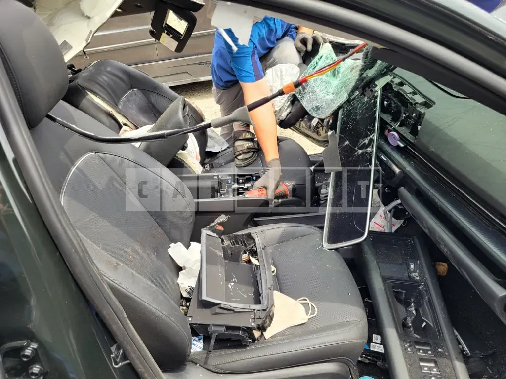 Photo 2 of 19: 2022 Hyundai IONIQ 6 Long Range, VIN KMHM341CPPA009070 — Korean insurance auction