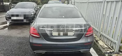 Photo 1 of 18: 2018 Mercedes-Benz E220 d 4Matic — Korean insurance auction