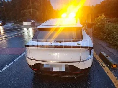 Photo 1 of 13: 2022 Kia EV6 Long Range — Korean insurance auction