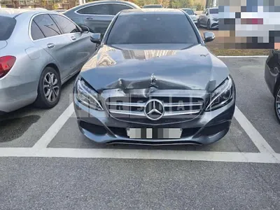 Photo 1 of 19: 2017 Mercedes-Benz C200 — Korean insurance auction