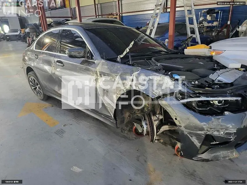 Photo 2 of 15: 2021 BMW 320i, VIN WBA5X5106MFK60884 — Korean insurance auction