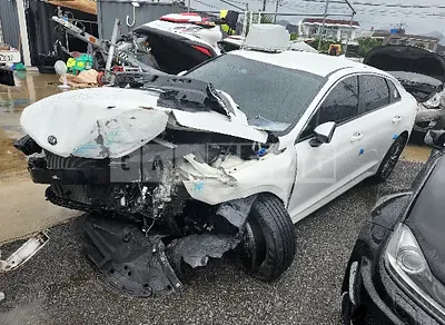 Photo 1 of 6: 2020 Kia K5, VIN KNAG741BBLA033013 — Korean insurance auction