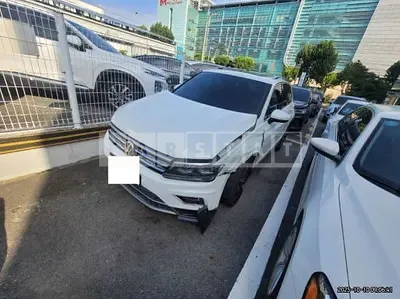 Photo 1 of 30: 2018 Volkswagen Tiguan 2.0 TDI — Korean insurance auction