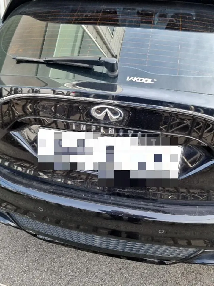 Photo 2 of 24: 2017 Infiniti Q30 — Korean insurance auction