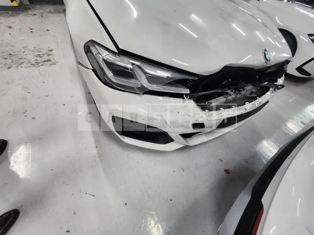 Photo 2 of 17: 2022 BMW 520i, VIN WBA11BH09PWX91697 — Korean insurance auction