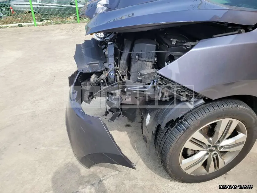 Photo 2 of 13: 2015 Hyundai Tucson, VIN KMHJT81VBFU994647 — Korean insurance auction