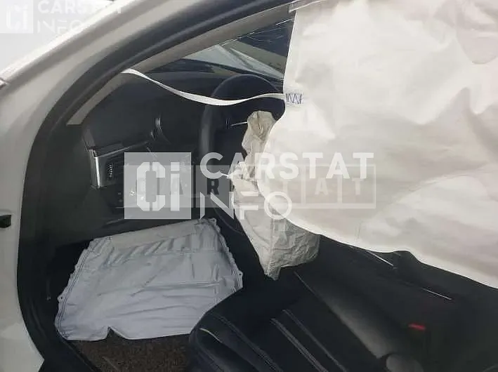 Photo 2 of 16: 2018 BMW 520i, VIN WBAJK7104JBP72851 — Korean insurance auction