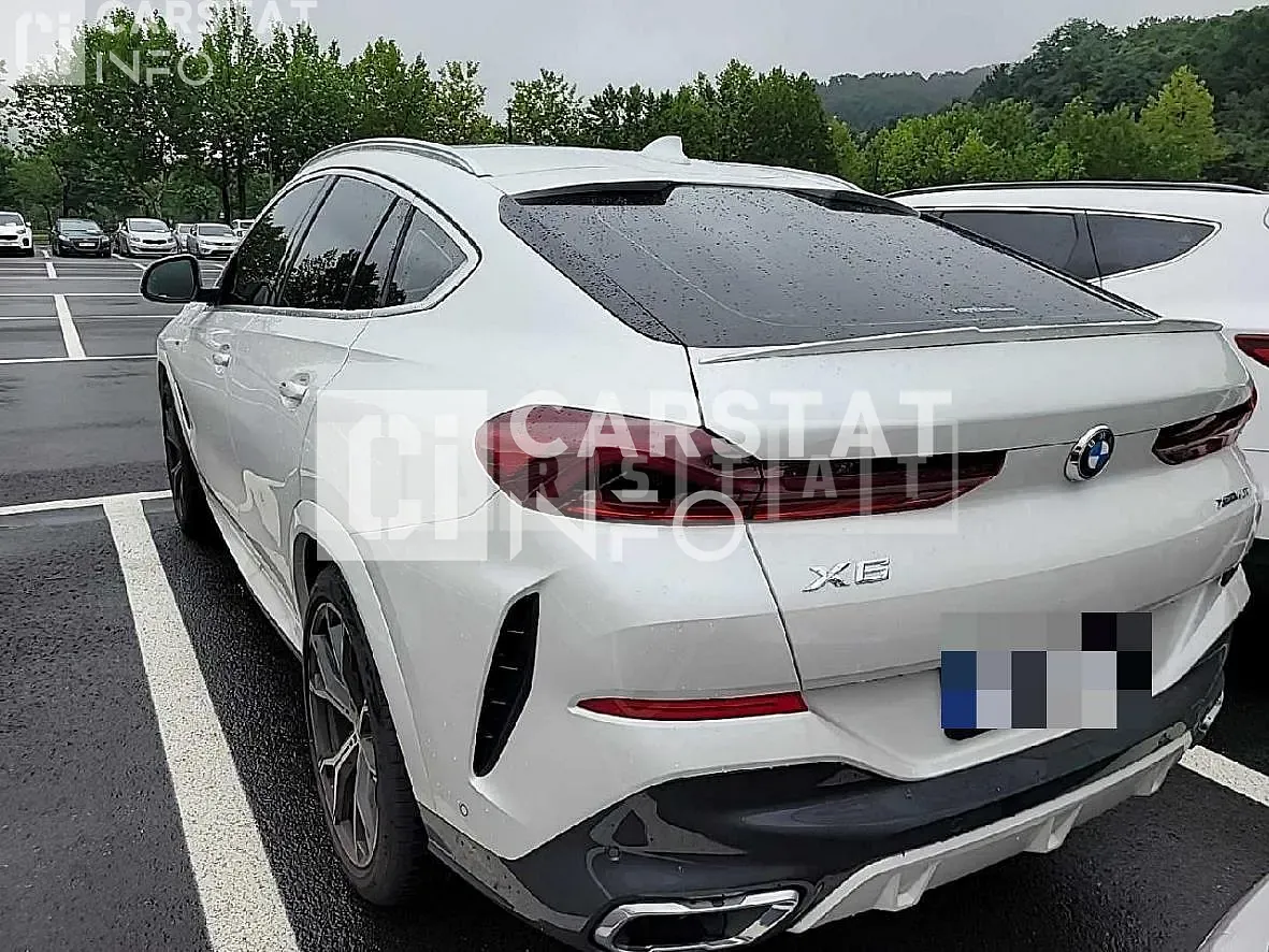 Photo 2 of 11: 2022 BMW 침 X6 xDrive40i, VIN WBACY6101N9L34206 — Korean insurance auction