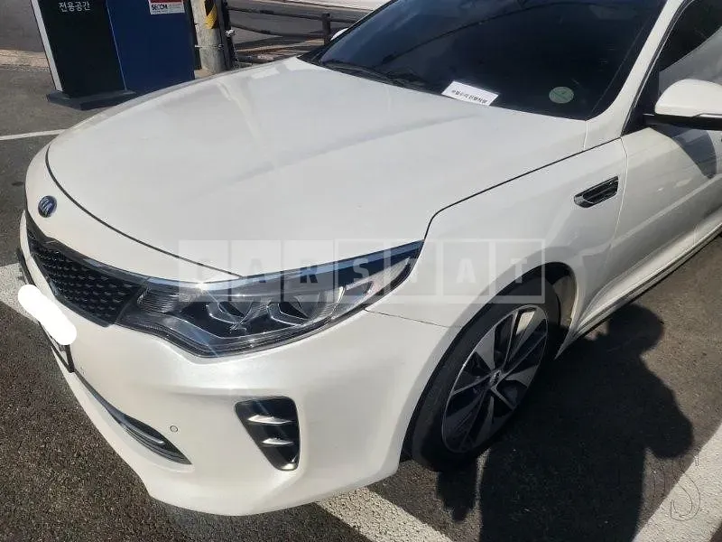Photo 2 of 9: 2017 Kia K5, VIN KNAGW411BHA113519 — Korean insurance auction